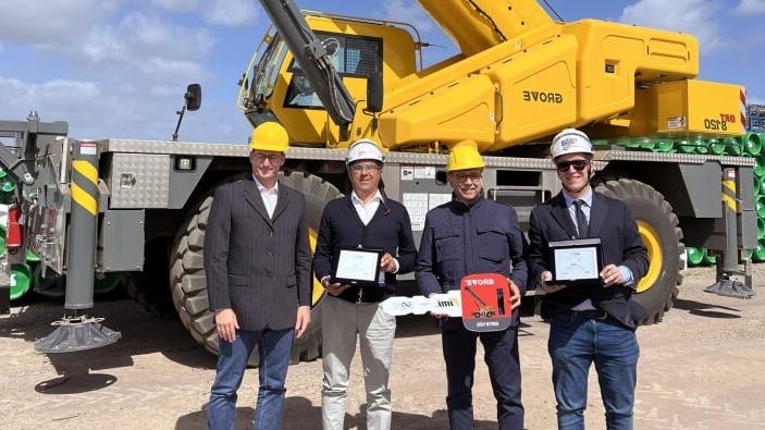 Nuova-ICOM-deploys-new-Grove-GRT8120-for-industrial-plant-build-at-major-Italian-seaport-1.jpg