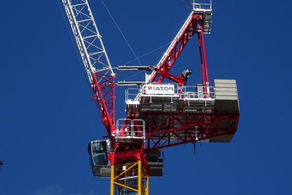 Bennetts-Cranes-deploys-worlds-first-Potain-MR-309-for-40-The-Broadway-project-in-London-UK-02.jpg